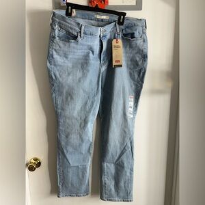 Women’s Levi’s Jeans
